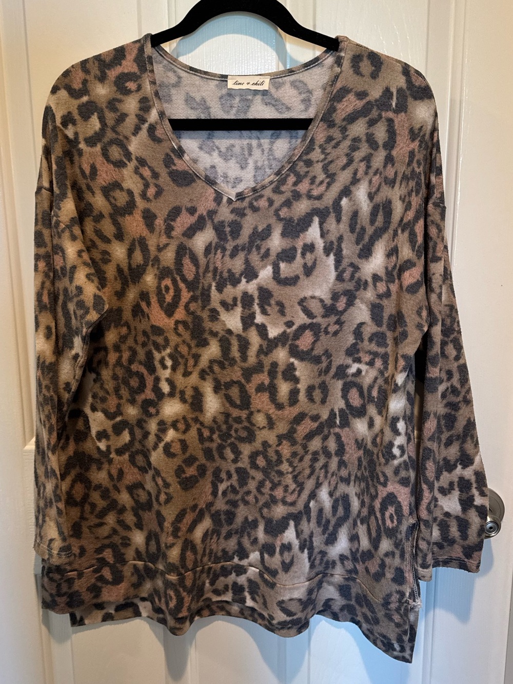 Lime & Chili Leopard Print Soft V-Neck Pullover - Taupe Brown Size S